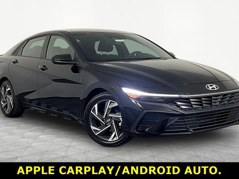 Used 2025 Hyundai Elantra Sport FWD image 3