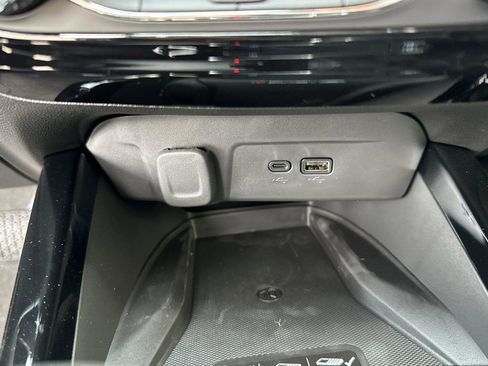 New 2026 Chevrolet Trax LT w/ Sunroof Package image 27
