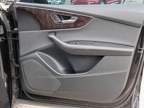 Used 2021 Audi Q8 Premium w/ Convenience Package image 16