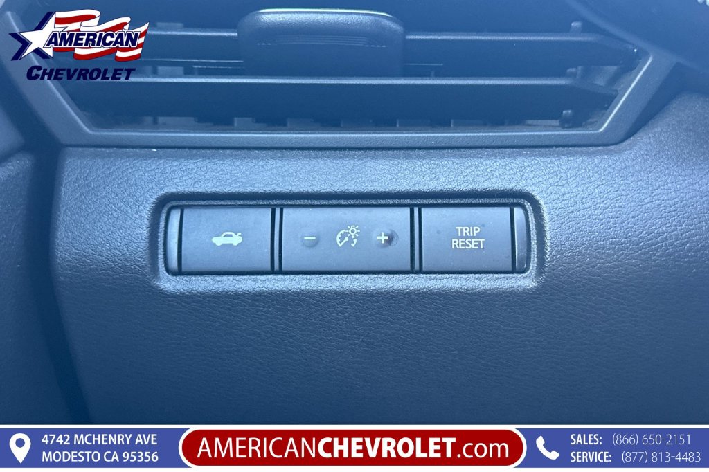 Used 2025 Nissan Altima 2.5 SV FWD image 35