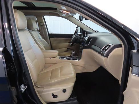 Used 2020 Jeep Grand Cherokee Limited w/ Luxury Group II AWD/4WD image 39