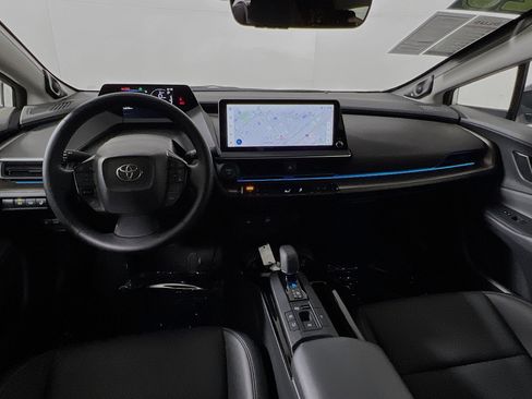 Used 2025 Toyota Prius Limited FWD image 30