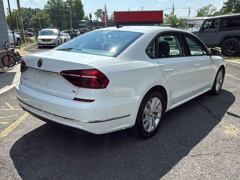 Used 2018 Volkswagen Passat 2.0T SE FWD image 5