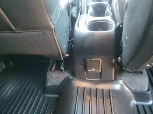 Used 2020 Chevrolet Trax LT w/ LT Convenience Package image 25