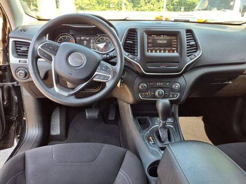 Used 2019 Jeep Cherokee Latitude w/ Popular Appearance Group image 6