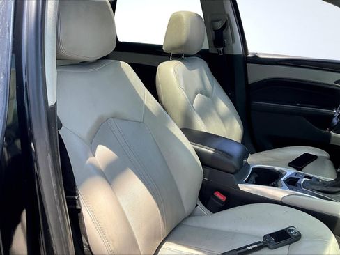 Used 2014 Cadillac SRX Luxury image 7