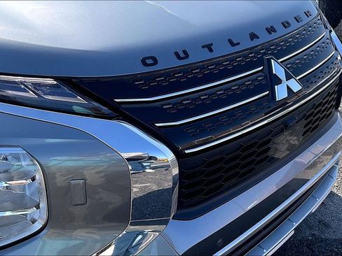 Used 2022 Mitsubishi Outlander SEL image 28