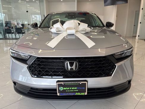 Used 2025 Honda Accord SE image 2