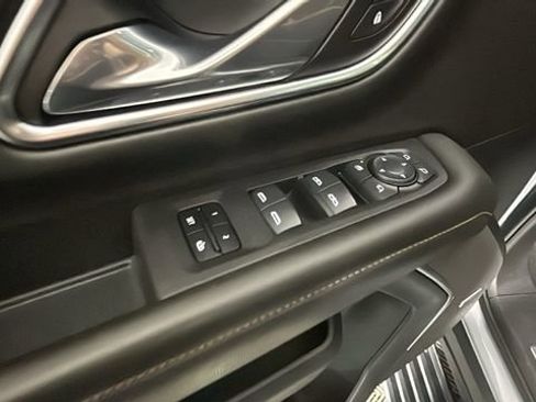 Used 2024 GMC Yukon AT4 w/ AT4 Premium Plus Package AWD/4WD image 11
