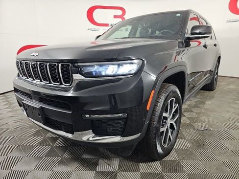 Certified 2024 Jeep Grand Cherokee L Limited w/ Luxury Tech Group II image 3