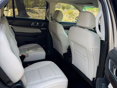 Used 2017 Ford Explorer Platinum AWD/4WD image 12
