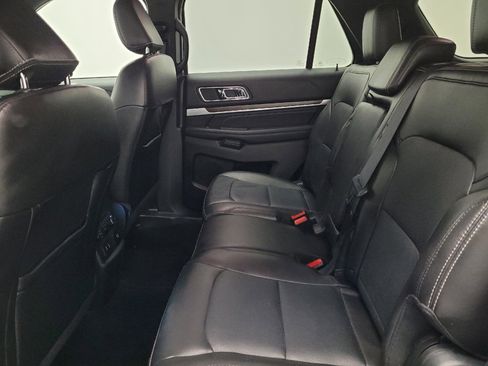 Used 2018 Ford Explorer Limited w/ Ford Safe & Smart Package FWD image 18