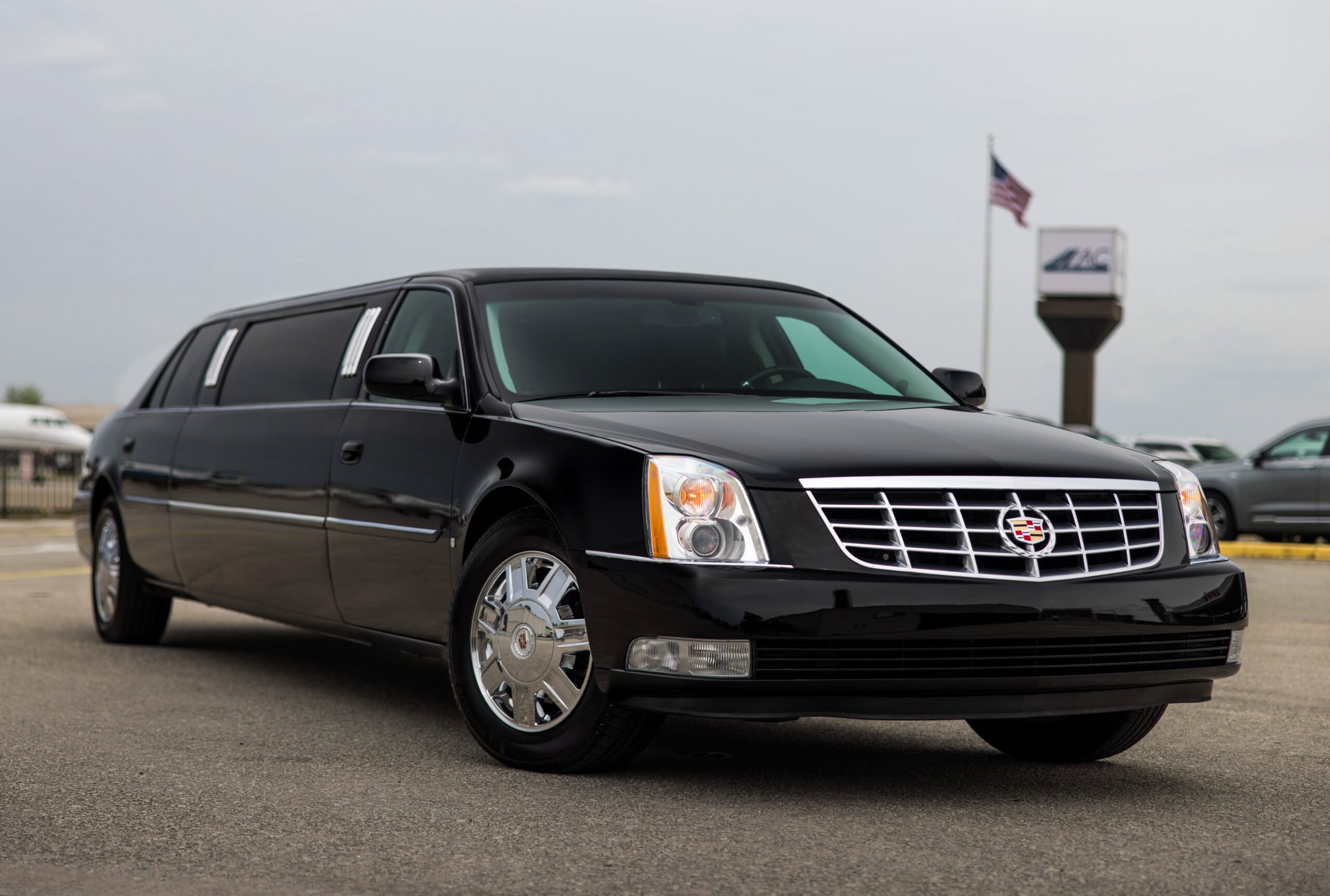 Used 2008 Cadillac DTS Limousine FWD image 4