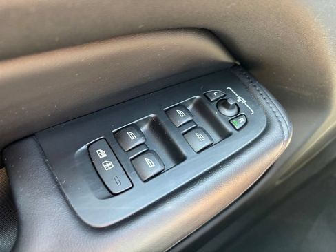 Used 2024 Volvo XC60 B5 Plus w/ Climate Package AWD/4WD image 30