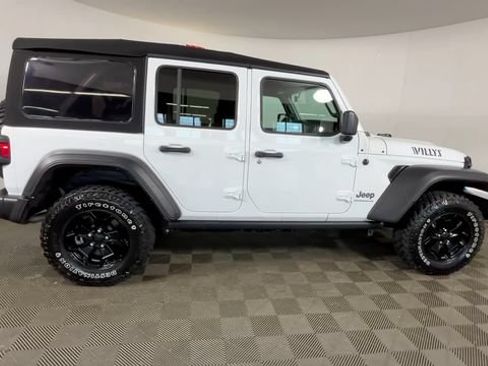 Used 2023 Jeep Wrangler Unlimited w/ Cold Weather Group AWD/4WD image 3