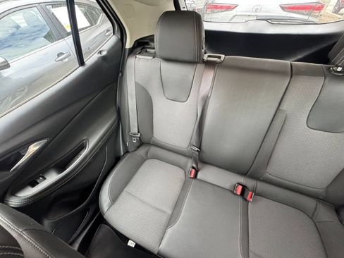 Used 2025 Buick Encore GX Preferred AWD/4WD image 38