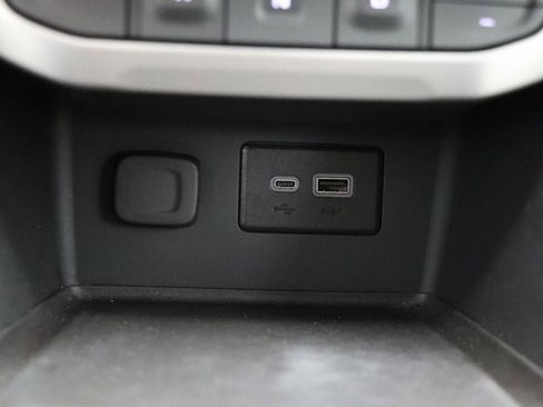 Used 2023 GMC Acadia SLE w/ Driver Convenience Package image 24