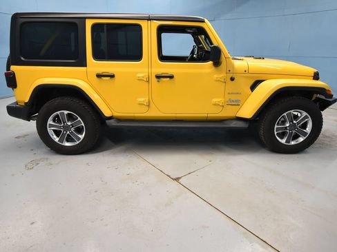 Used 2020 Jeep Wrangler Unlimited Sahara AWD/4WD image 35