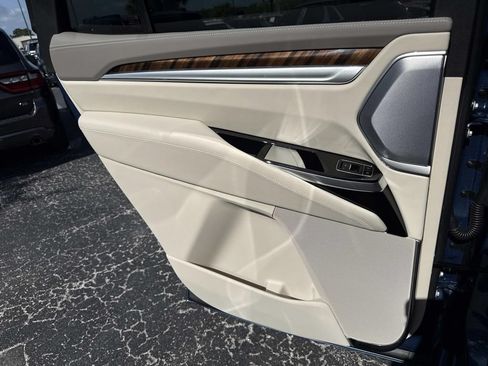 New 2026 Cadillac Escalade Platinum Sport w/ LPO, ONYX Package AWD/4WD image 13
