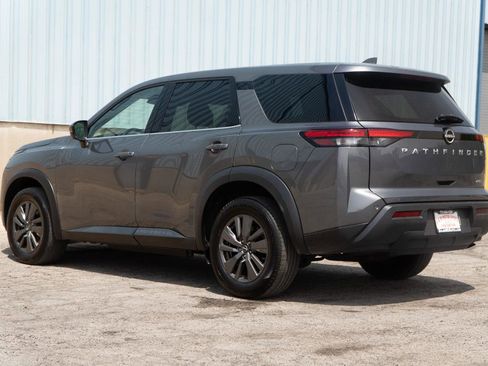 Used 2022 Nissan Pathfinder S AWD/4WD image 15