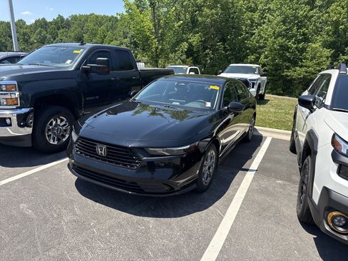 Used 2024 Honda Accord EX-L image 39