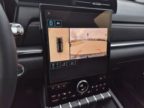 New 2026 GMC Terrain Elevation w/ Elevation Premium Package image 23