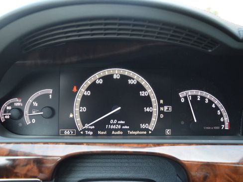 Used 2010 Mercedes-Benz S 550 S 550 4MATIC Sedan 4D image 36