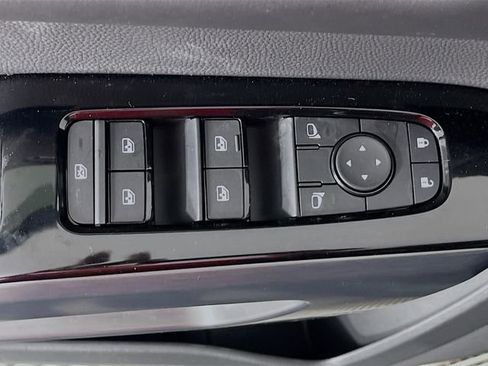 New 2026 Nissan Pathfinder SL image 17