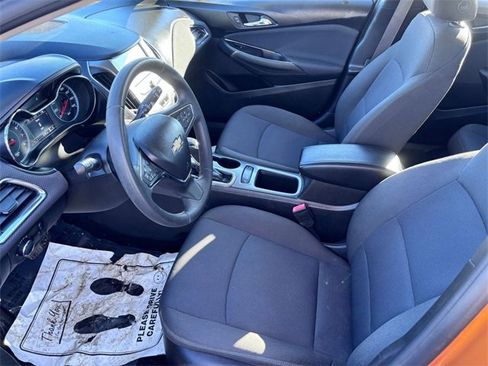 Used 2017 Chevrolet Cruze LT w/ Convenience Package image 10