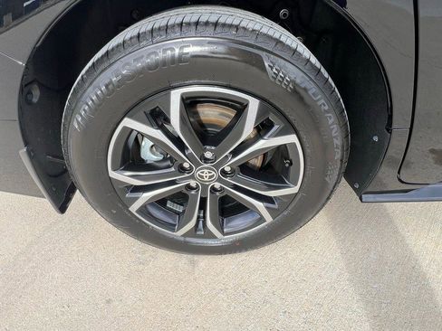 New 2026 Toyota Sienna Platinum image 22