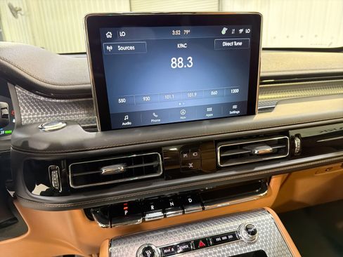 Used 2023 Lincoln Aviator Black Label Grand Touring w/ Class IV Trailer Tow Package image 17