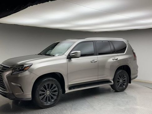 Used 2023 Lexus GX 460 Premium w/ Accessory Package AWD/4WD image 6