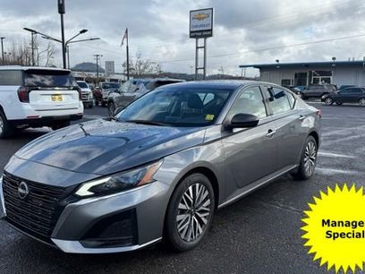 Used 2024 Nissan Altima 2.5 SV