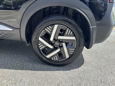New 2026 Nissan Kicks SV FWD image 32
