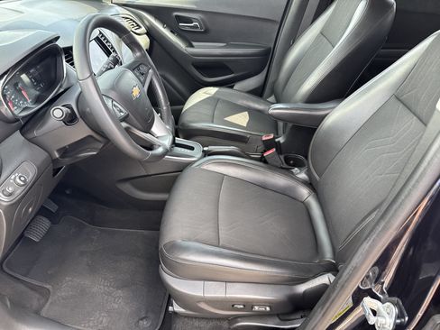 Used 2022 Chevrolet Trax LT w/ Driver Confidence Package AWD/4WD image 10