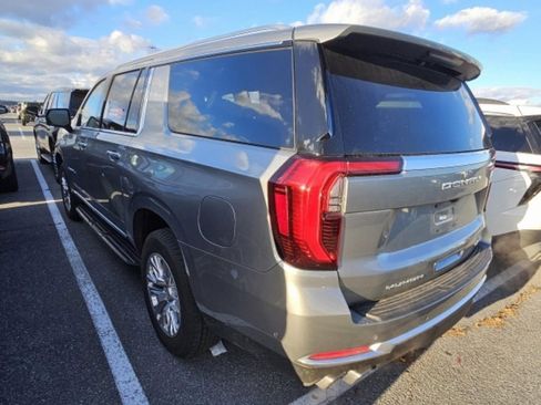Used 2025 GMC Yukon XL Denali image 7