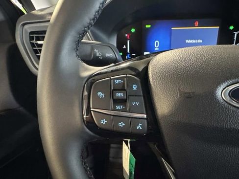 Used 2025 Ford Escape SE image 19