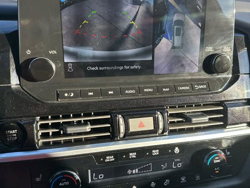 Used 2025 Nissan Pathfinder SL w/ SL Premium Package image 15