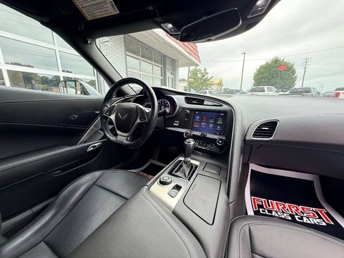 Used 2018 Chevrolet Corvette Stingray Coupe w/ Carbon Flash Badge Package RWD image 30