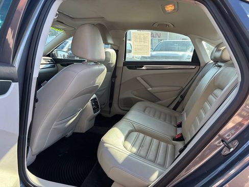 Used 2017 Volkswagen Passat 1.8T SEL Premium FWD image 14