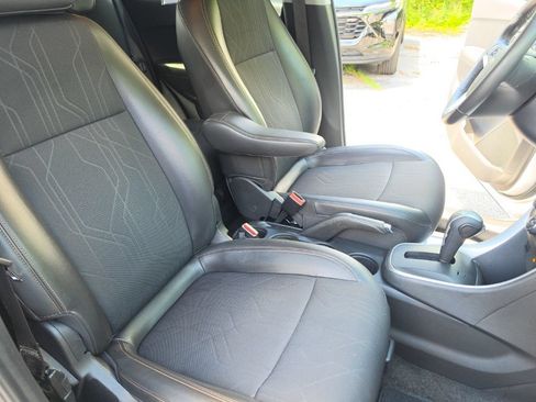 Used 2017 Chevrolet Trax LT w/ LT Convenience Package FWD image 27