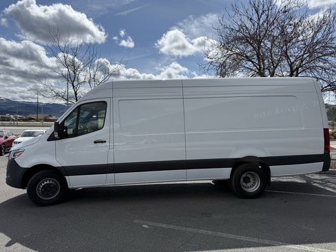 New 2025 Mercedes-Benz Sprinter 4500 image 3