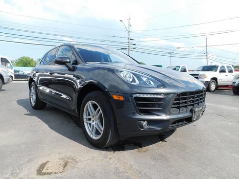 Used 2018 Porsche Macan AWD/4WD image 4