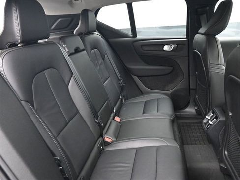 Used 2024 Volvo XC40 B5 Plus w/ Protection Package Premier image 31