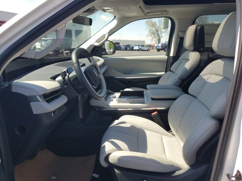 New 2026 Lincoln Navigator Reserve AWD/4WD image 12
