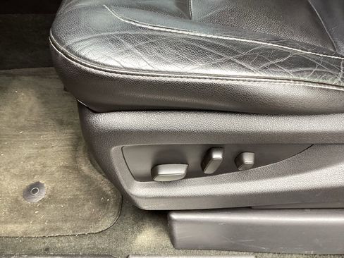 Used 2015 Chevrolet Tahoe LT w/ Luxury Package AWD/4WD image 13