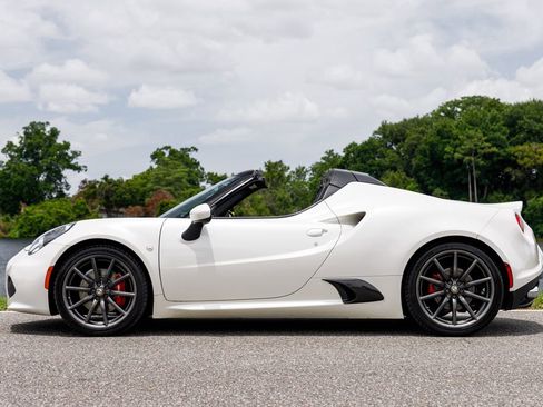 Used 2016 Alfa Romeo 4C Spider w/ Convenience Group - Spider RWD image 6