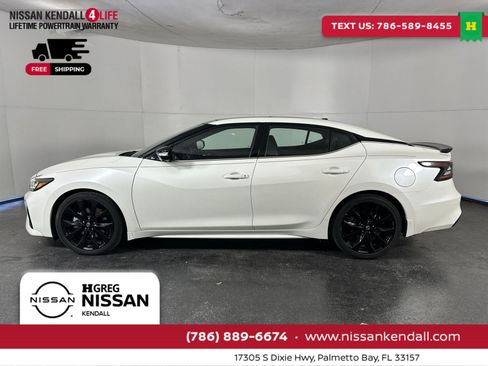 Certified 2023 Nissan Maxima SR w/ Sport Mat Group image 7