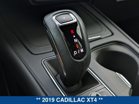 Used 2019 Cadillac XT4 Premium Luxury FWD image 33