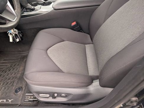 Used 2019 Toyota Camry LE FWD image 21